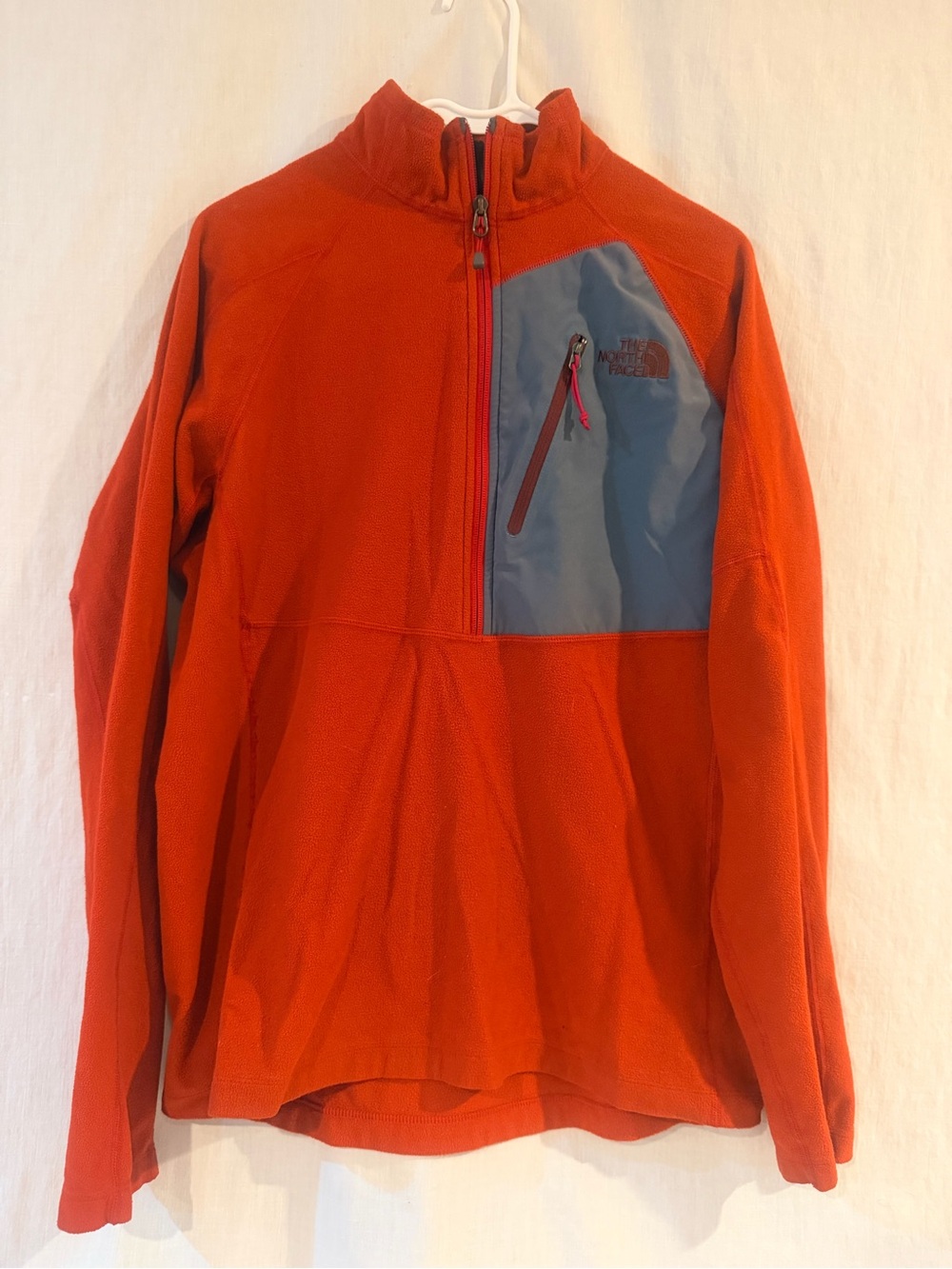 Men’s North Face pullover